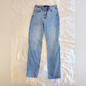 Hollister Ultra High Rise Mom Jean